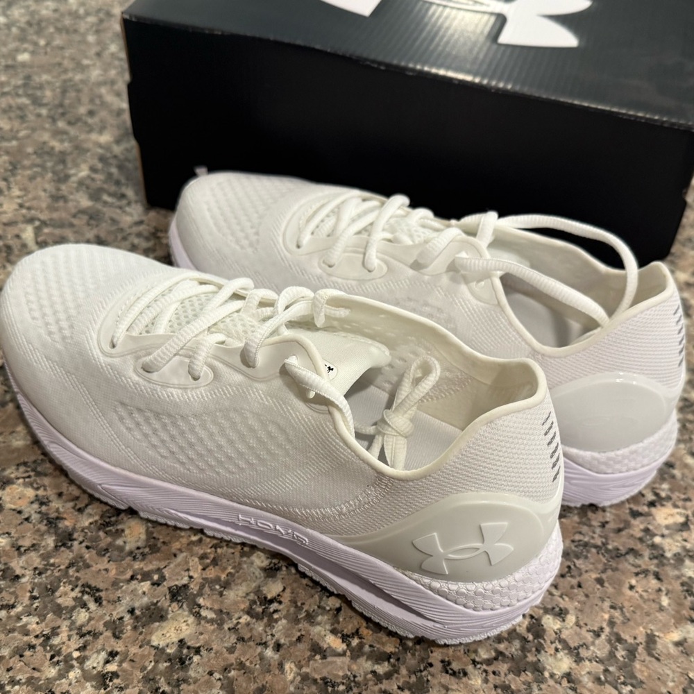 Under Armour HOVR Women's White Athletic Shoes - Size 9 NIB